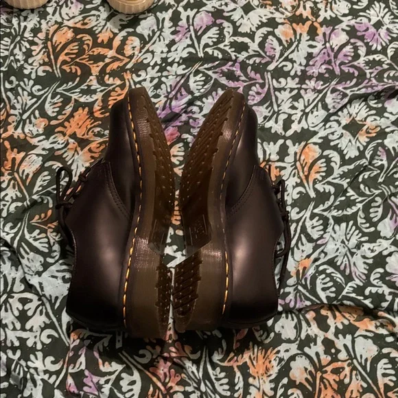 Dr. Martens Black Leather Lace-Up Shoes us6 - Picture 2 of 5